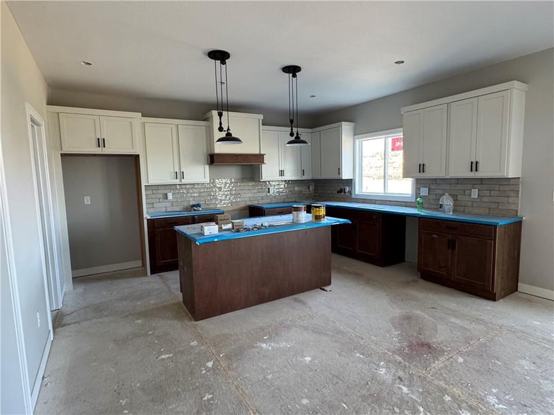 834 Reed Dr, Raymore, MO 64083