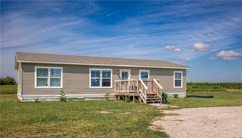 950 Eisenhower Rd, Princeton, KS 66078
