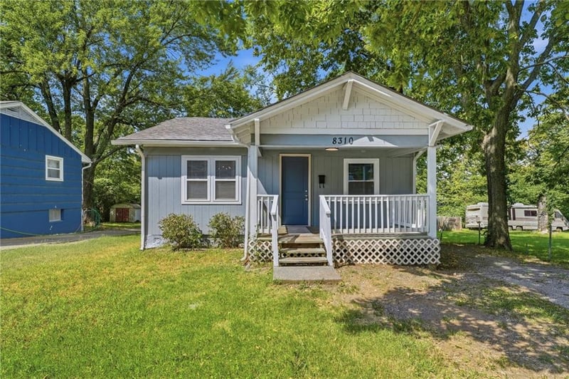 8310 Wayne Ave, Kansas City, MO 64131