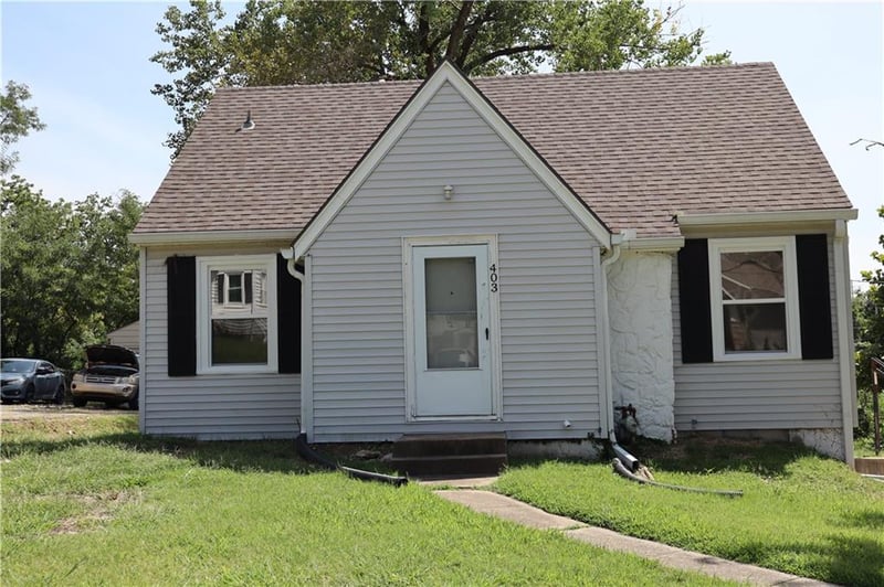 403 NE 41st St, Kansas City, MO 64116