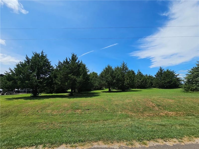 Lot 140 150 Choctaw Ln, Mclouth, KS 66054