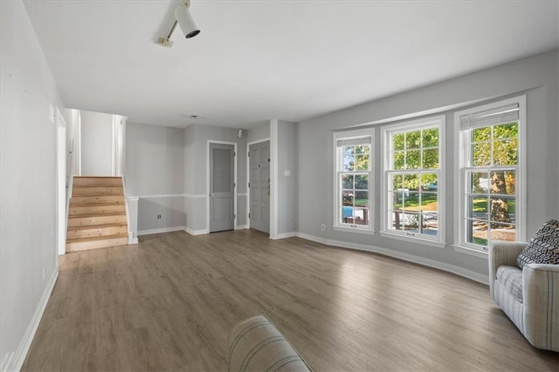 9523 Connell Dr, Overland Park, KS 66212
