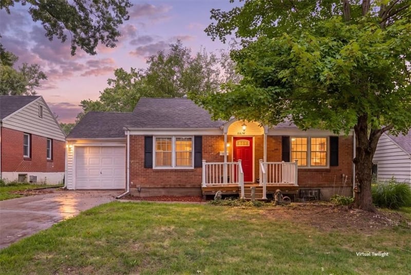 114 W Pocahontas Ln, Kansas City, MO 64114