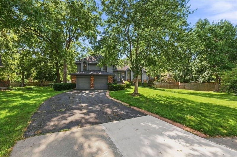 10314 W 48th St, Shawnee, KS 66203
