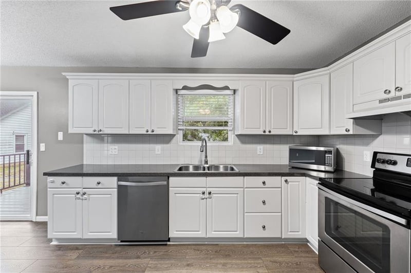 5709 Outlook St, Mission, KS 66202