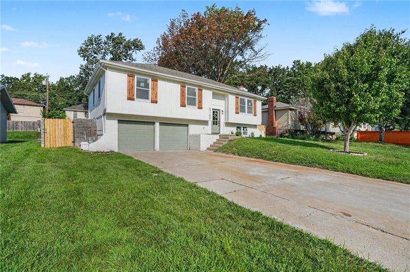 5140 Garnett St, Shawnee, KS 66203
