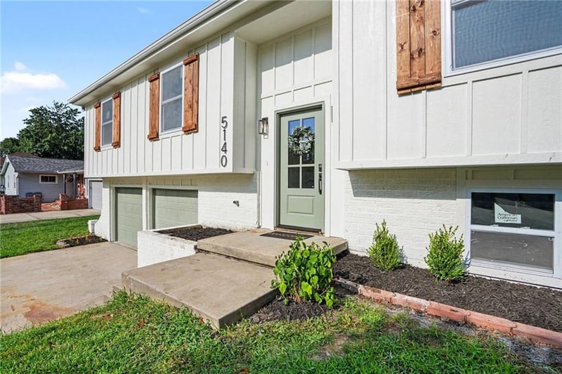 5140 Garnett St, Shawnee, KS 66203