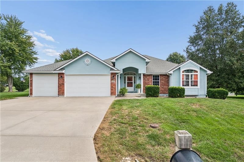 1707 Lynn Rd, Excelsior Springs, MO 64024