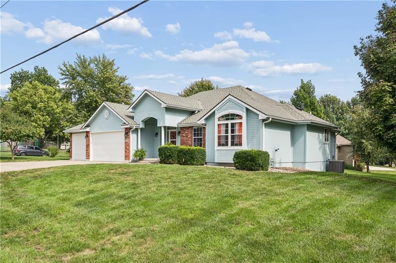 1707 Lynn Rd, Excelsior Springs, MO 64024