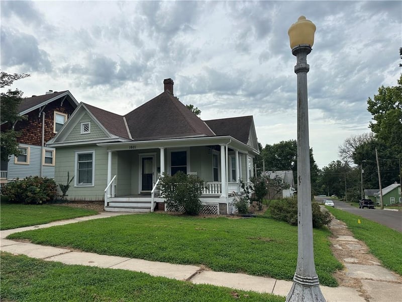 1601 Bloom St, Lexington, MO 64067