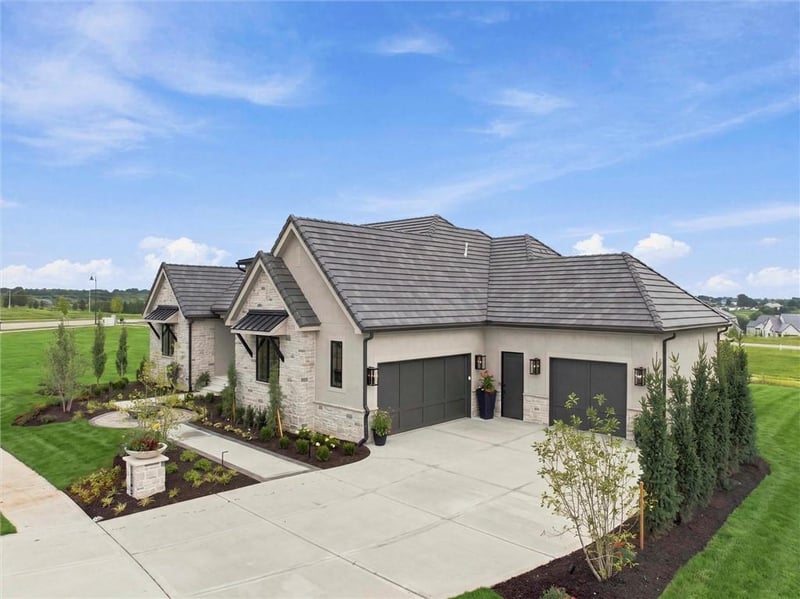 13705 Springfield Rd, Leawood, KS 66224