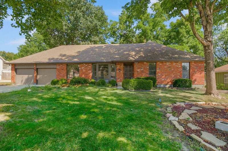 18604 E 27th St S, Independence, MO 64057