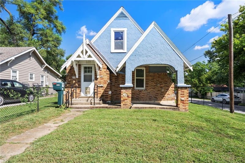 118 E 81st St, Kansas City, MO 64114