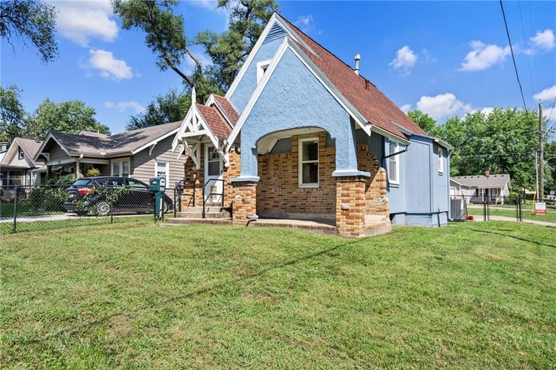 118 E 81st St, Kansas City, MO 64114