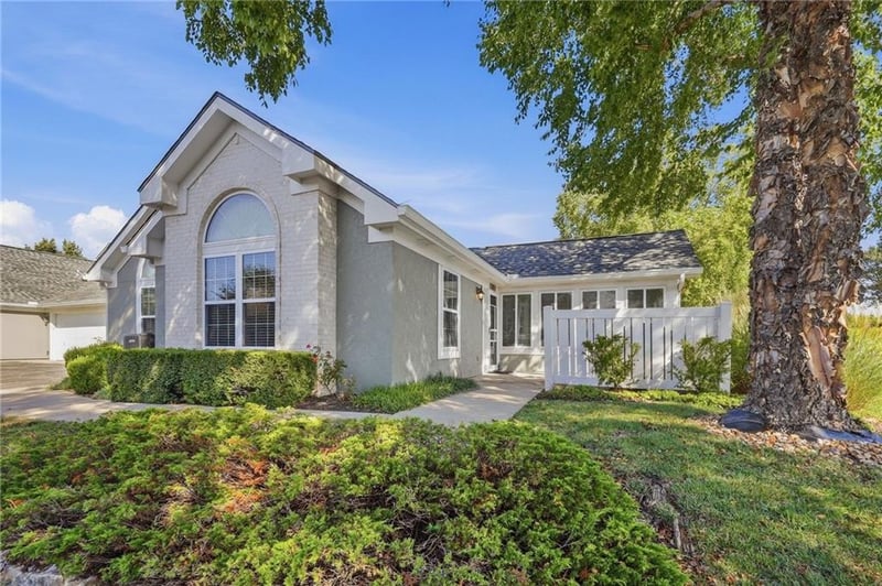 7104 Hedge Lane Ter, Shawnee, KS 66227