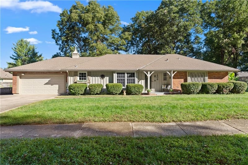 1506 SW 6th St, Lee's Summit, MO 64081