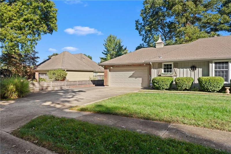 1506 SW 6th St, Lee's Summit, MO 64081