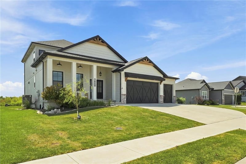 31749 W 168th Ct, Gardner, KS 66030
