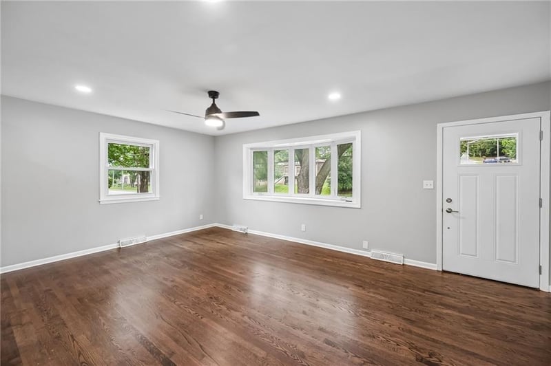 3741 N Brighton Ave, Kansas City, MO 64117