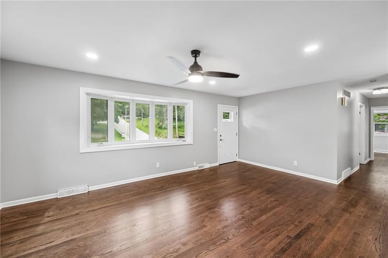 3741 N Brighton Ave, Kansas City, MO 64117