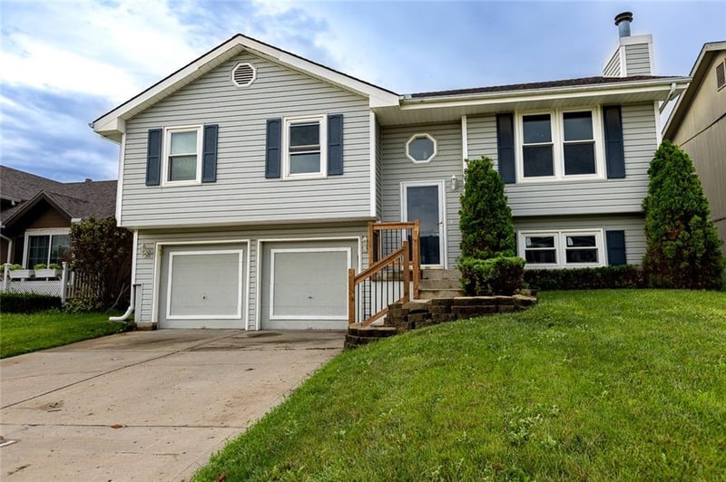 8631 NE 110th St, Kansas City, MO 64157