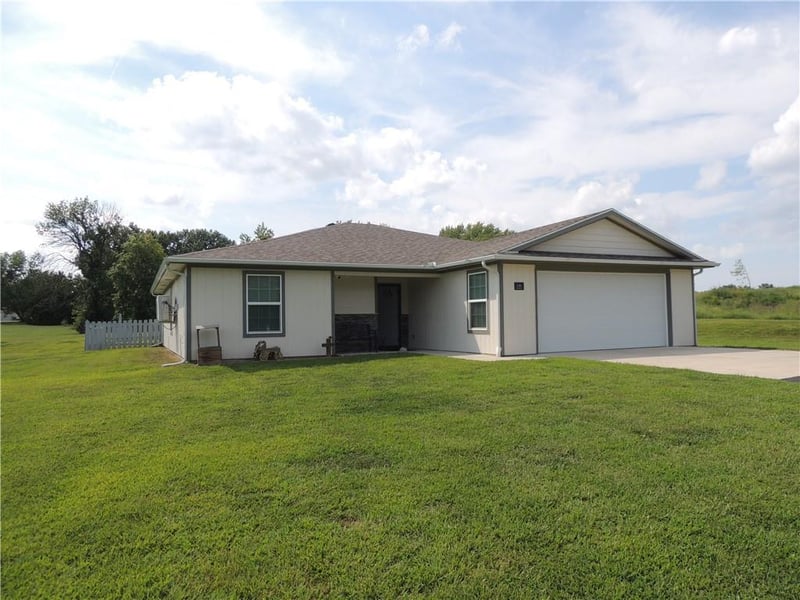130 NW 181st Rd, Warrensburg, MO 64093