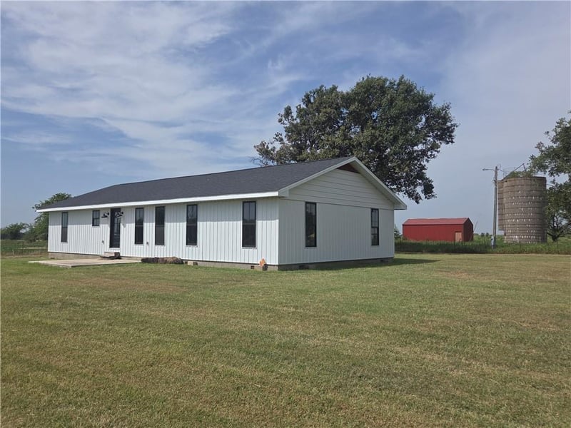 223 W 510th Ave, Cherokee, KS 66724