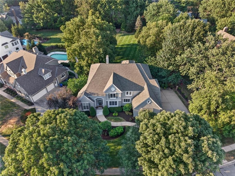 2800 W 125th St, Leawood, KS 66209