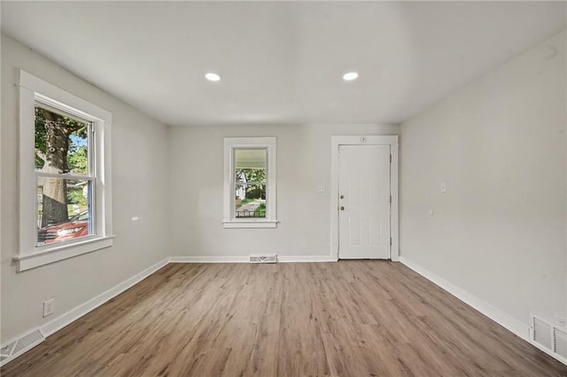 619 S Ash Ave, Independence, MO 64053