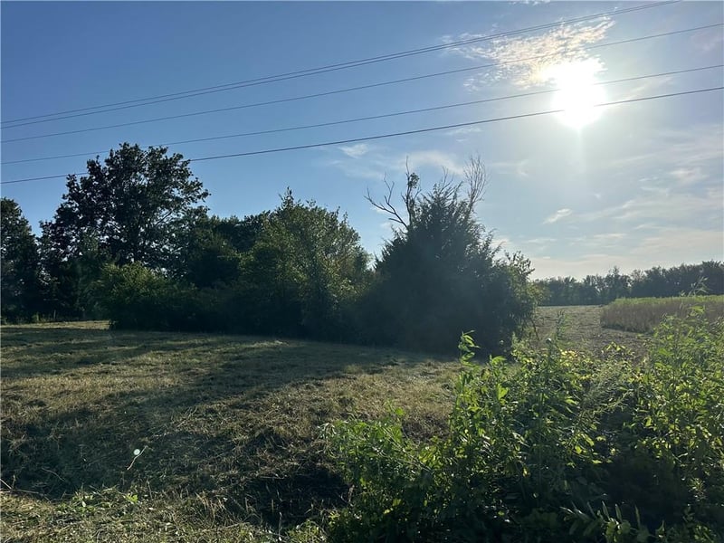 S Deer Run Rd, Peculiar, MO 64078