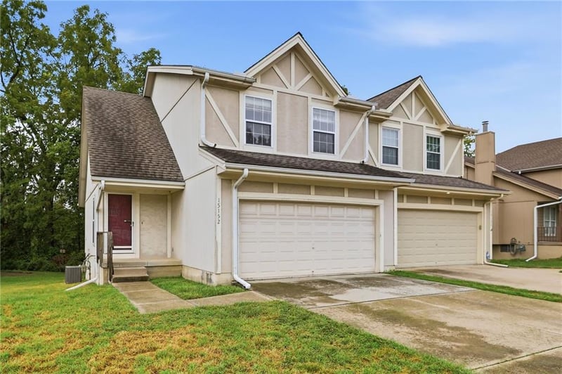 15152 Glenwood Ave, Overland Park, KS 66223