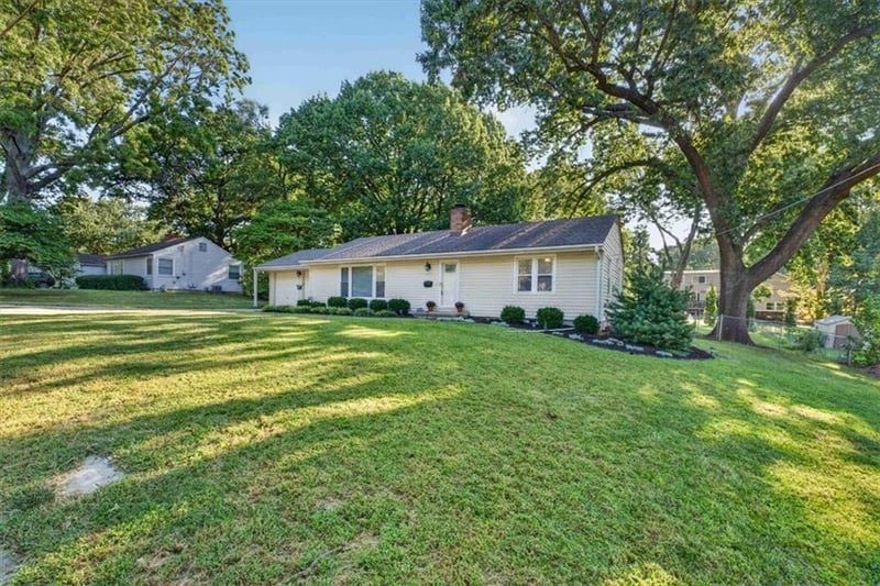 8413 Russell St, Overland Park, KS 66212