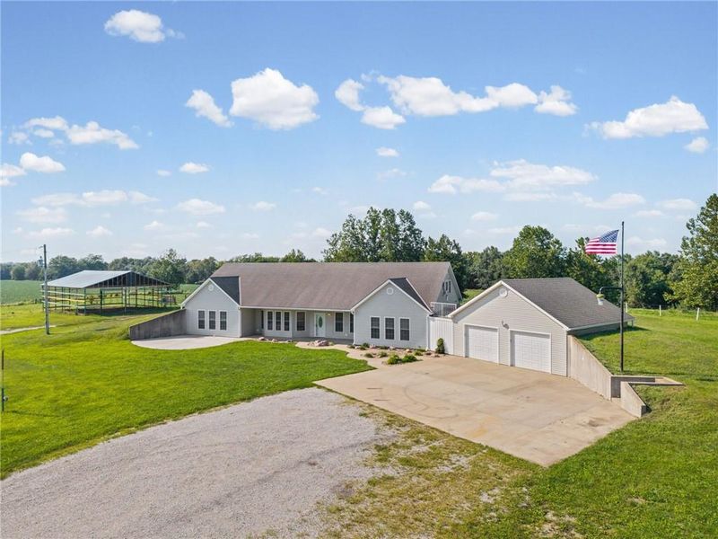 1330 270th St, Lathrop, MO 64465