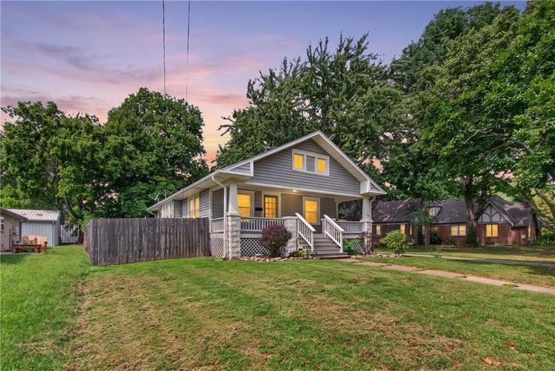 505 S 2nd St, Odessa, MO 64076