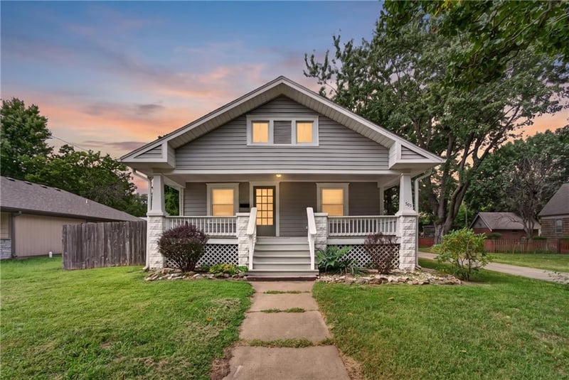 505 S 2nd St, Odessa, MO 64076