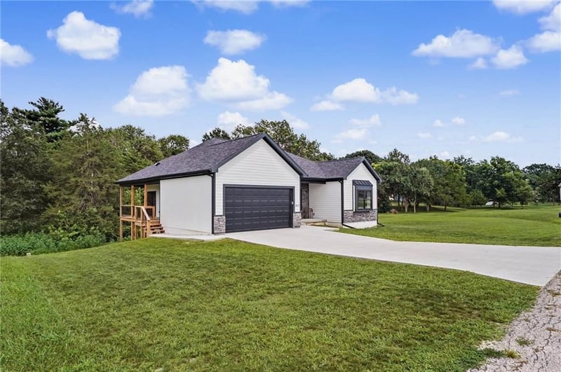 1613 S Ash Ct, Ottawa, KS 66067