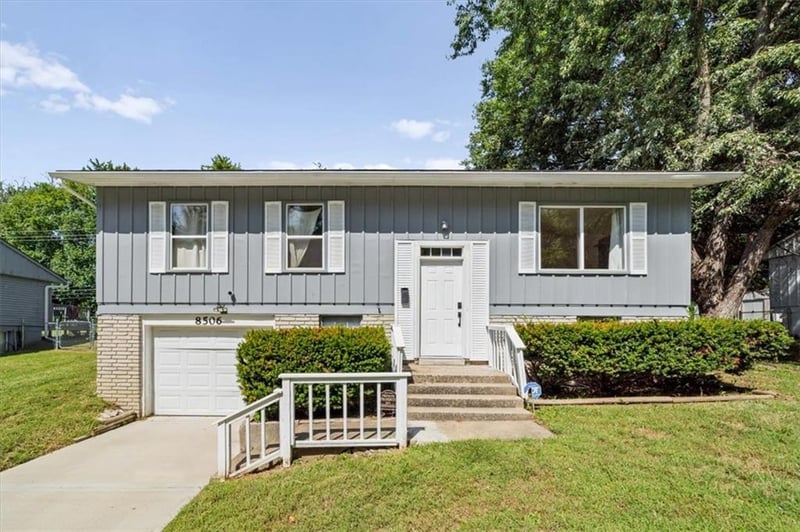 8506 E 91st St, Kansas City, MO 64138
