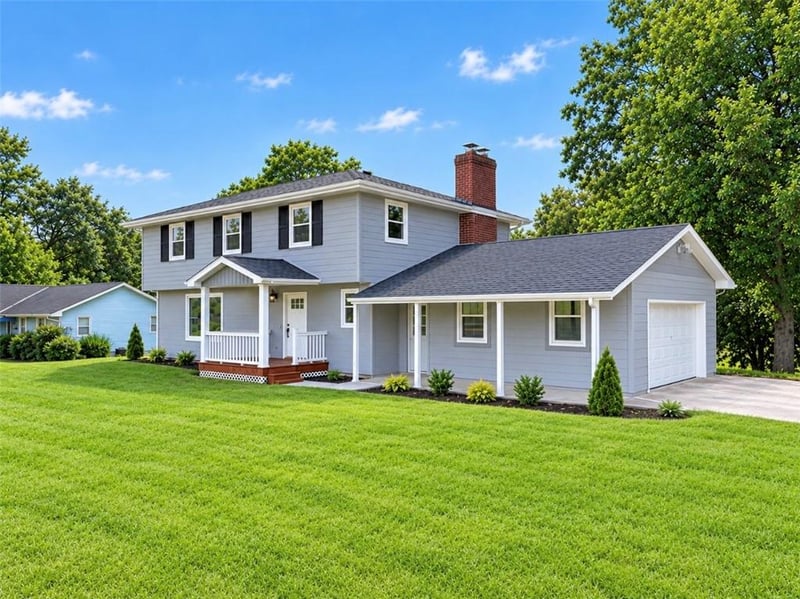 5602 S 40th St, St Joseph, MO 64503