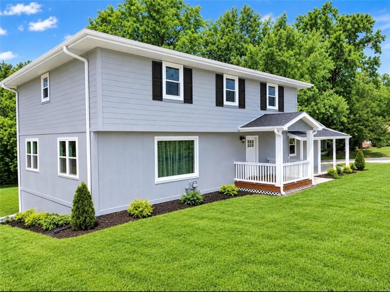 5602 S 40th St, St Joseph, MO 64503