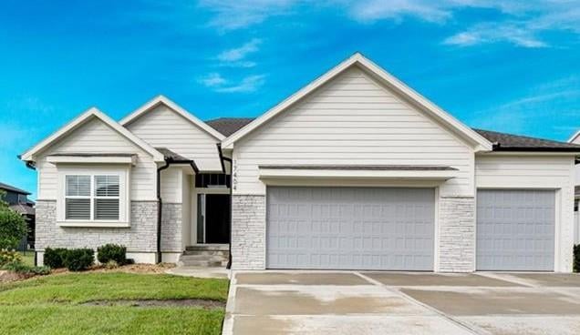 17404 Gillette St, Overland Park, KS 66221