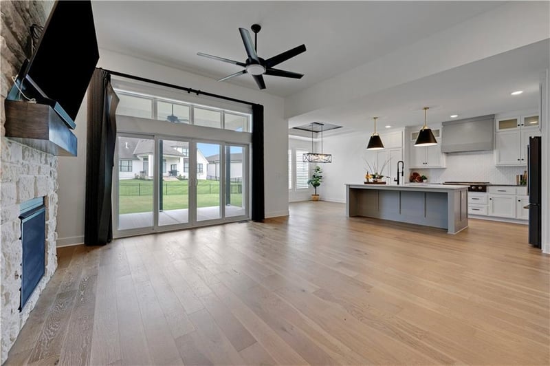 17404 Gillette St, Overland Park, KS 66221