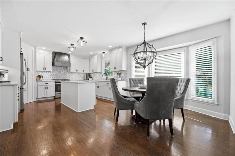 5305 W 83rd St, Prairie Village, KS 66208