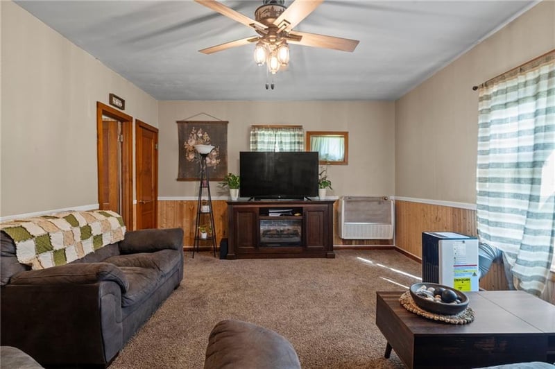 244 Locust St, Everest, KS 66424