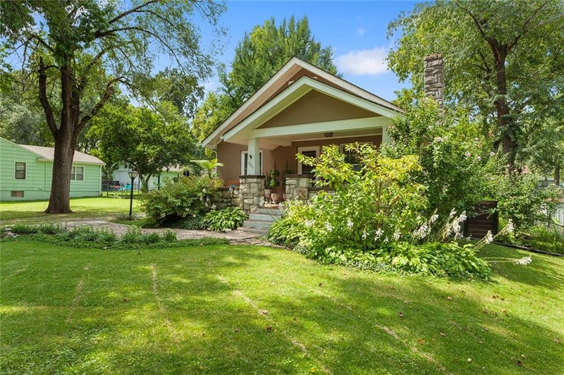 5812 Elm Ave, Kansas City, MO 64133