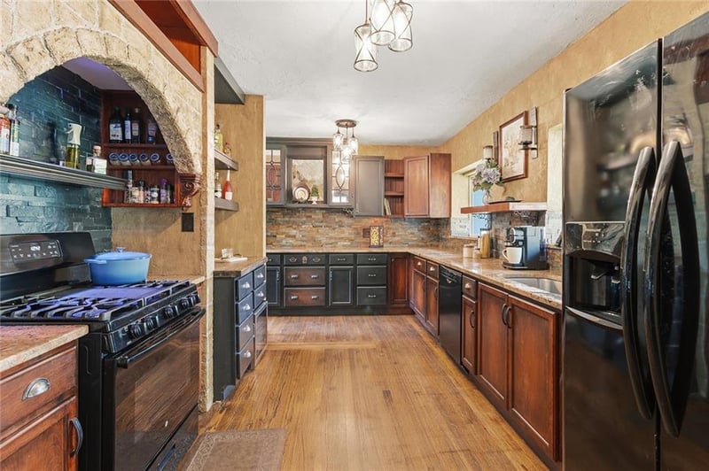 5812 Elm Ave, Kansas City, MO 64133