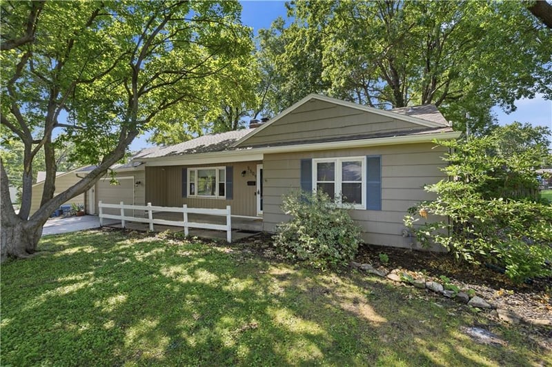 5509 W 70th Ter, Prairie Village, KS 66208