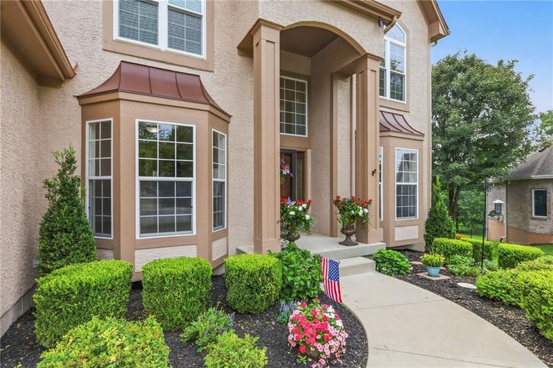 2603 SW Winterbrook Cir SW, Lee's Summit, MO 64081