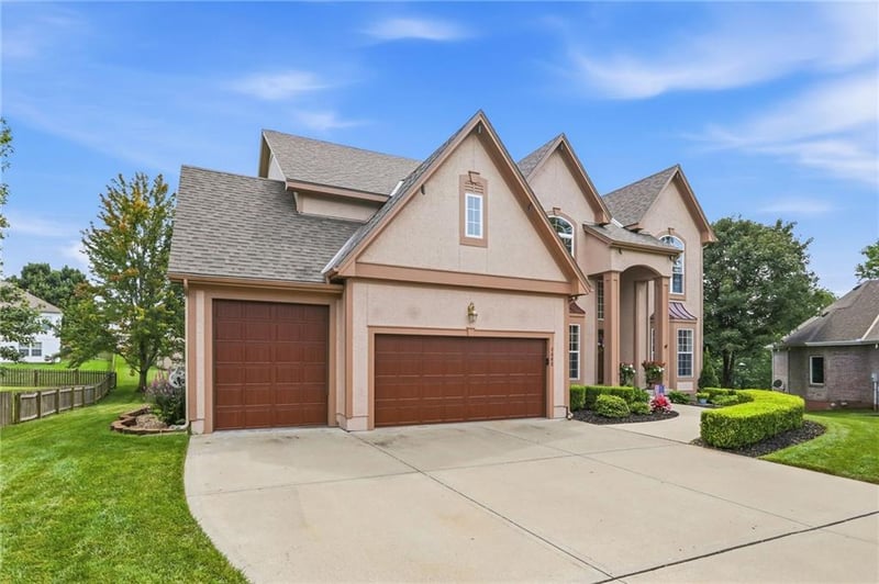 2603 SW Winterbrook Cir SW, Lee's Summit, MO 64081