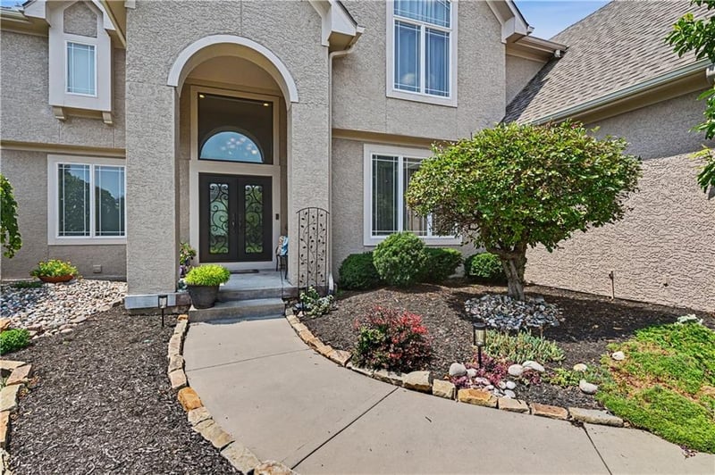 16420 Rosewood St, Overland Park, KS 66085