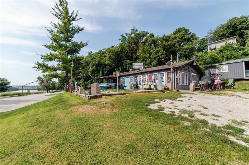 102 E Atchison St, Atchison, KS 66002